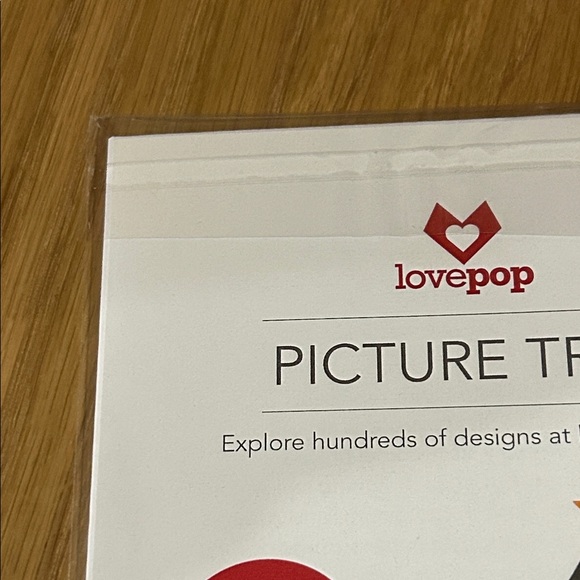 LovePop Christmas Picture Tree - Picture 3 of 14